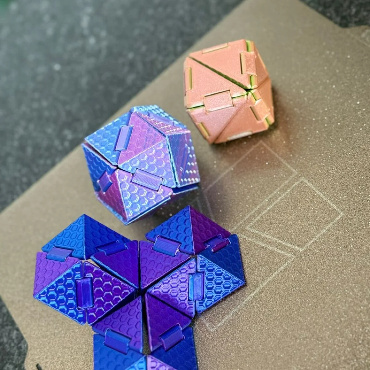 Pirâmide Geométrica Sensorial 3D