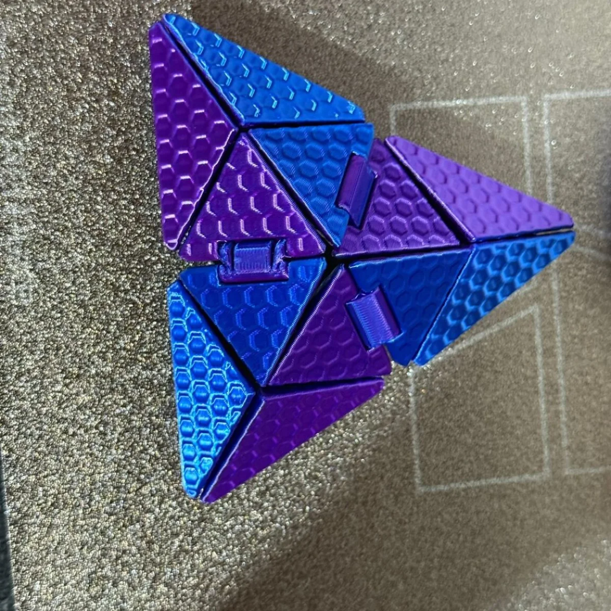 Pirâmide Geométrica Sensorial 3D