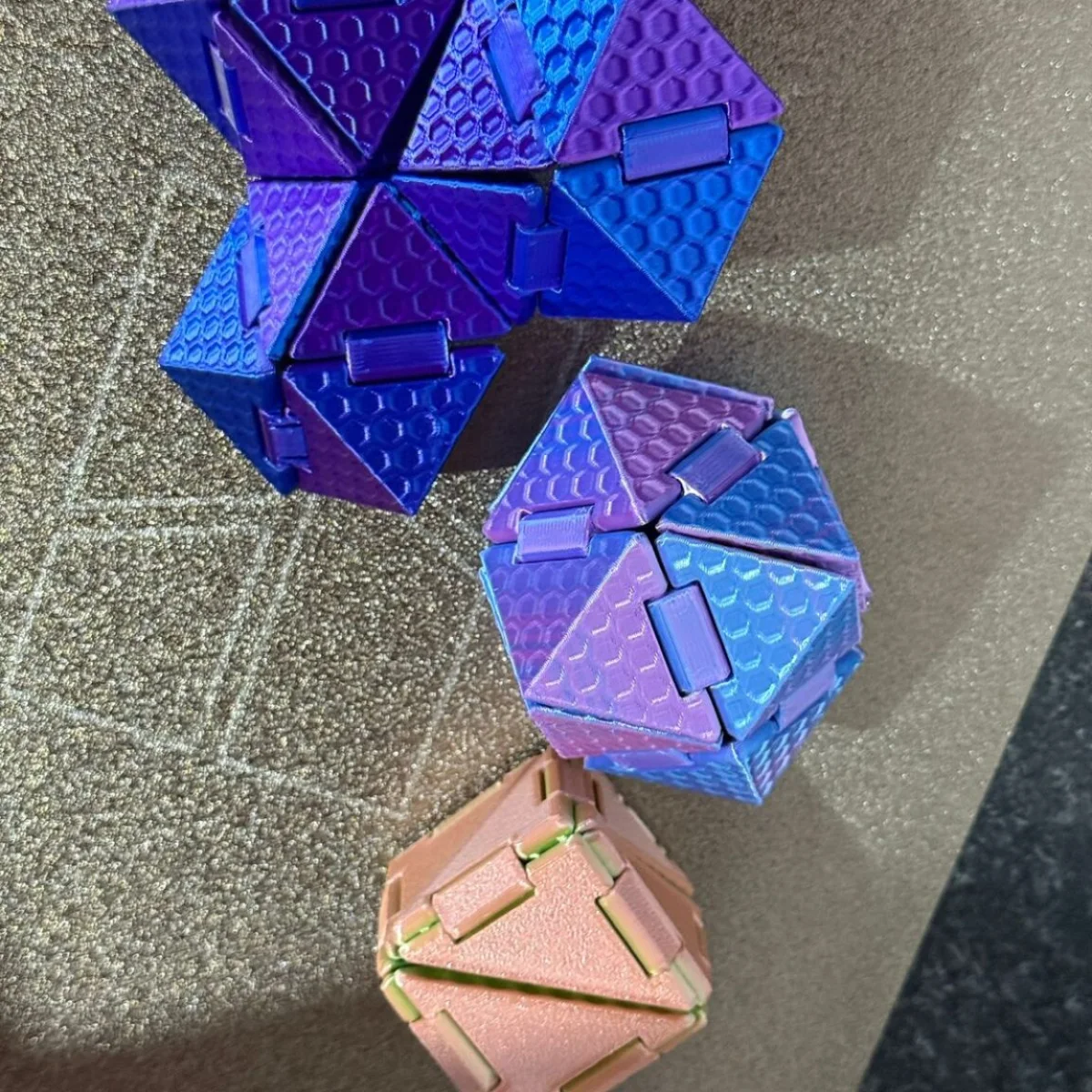 Pirâmide Geométrica Sensorial 3D